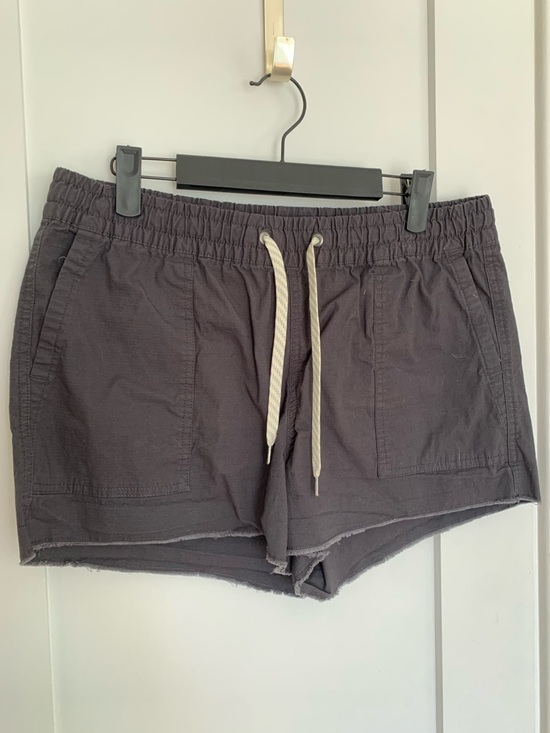 Vuori Pants - 54. Size Medium VUORI Charcoal Grey Ripstop Shorts